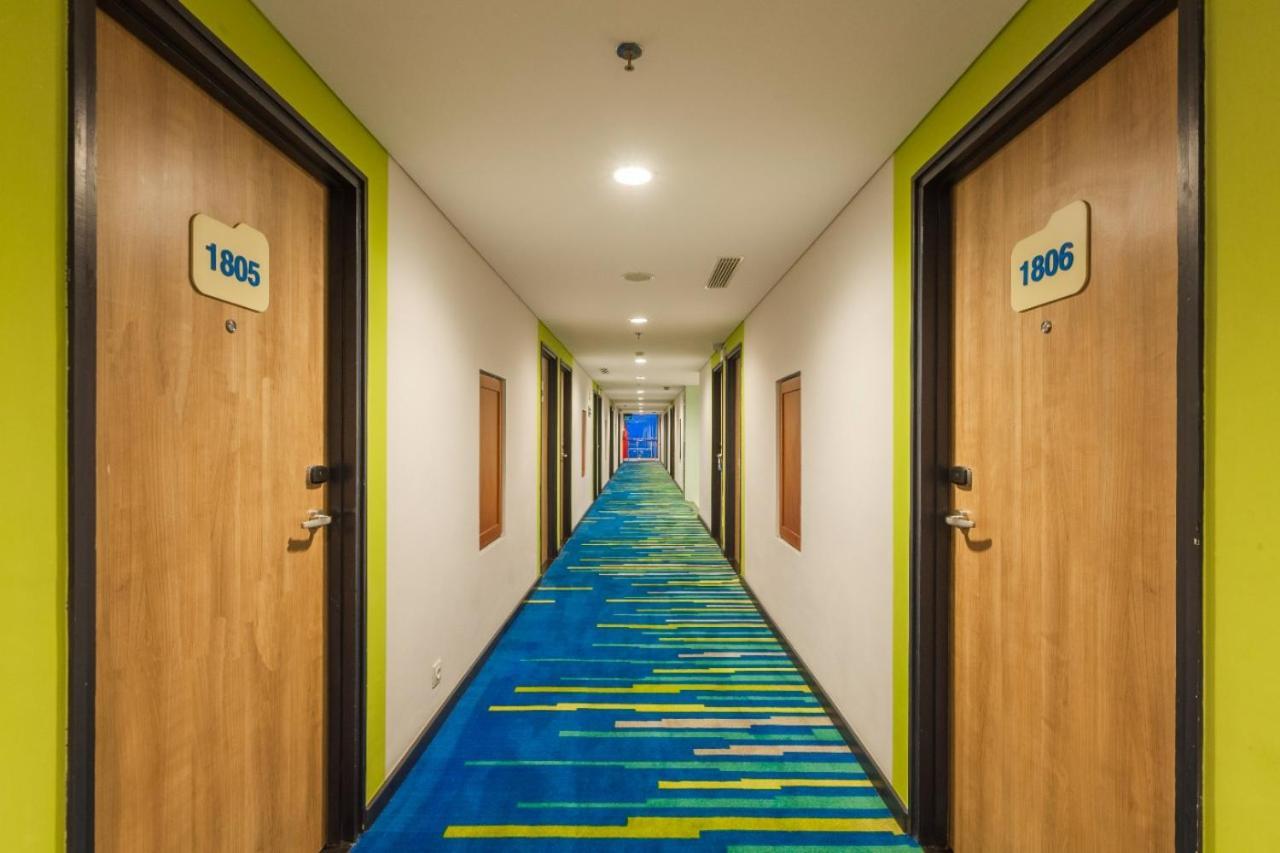 Deka Hotel Surabaya Hr Muhammad Екстериор снимка