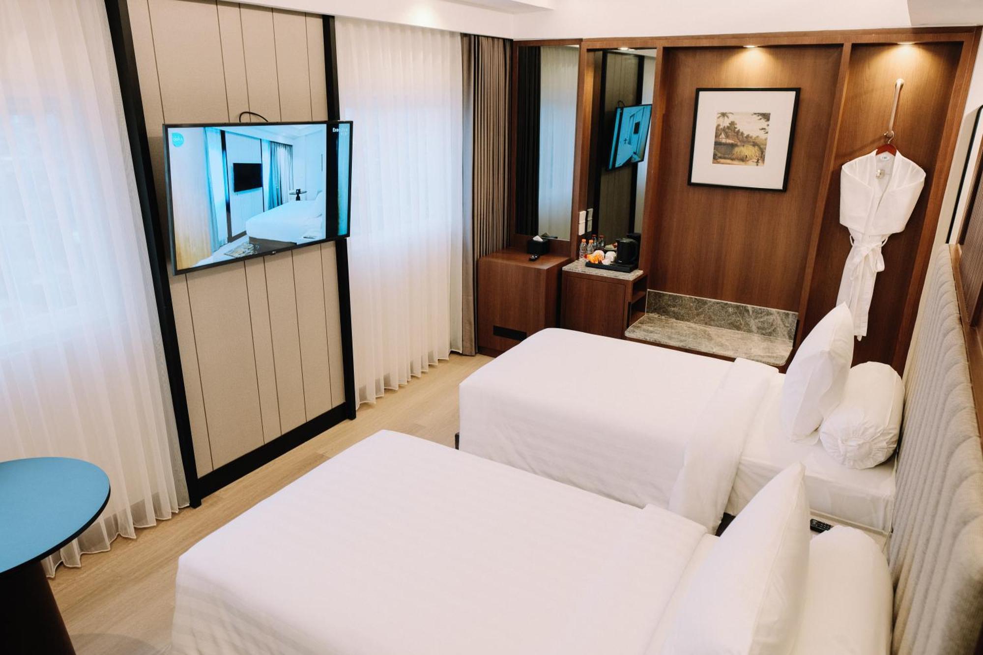Deka Hotel Surabaya Hr Muhammad Екстериор снимка
