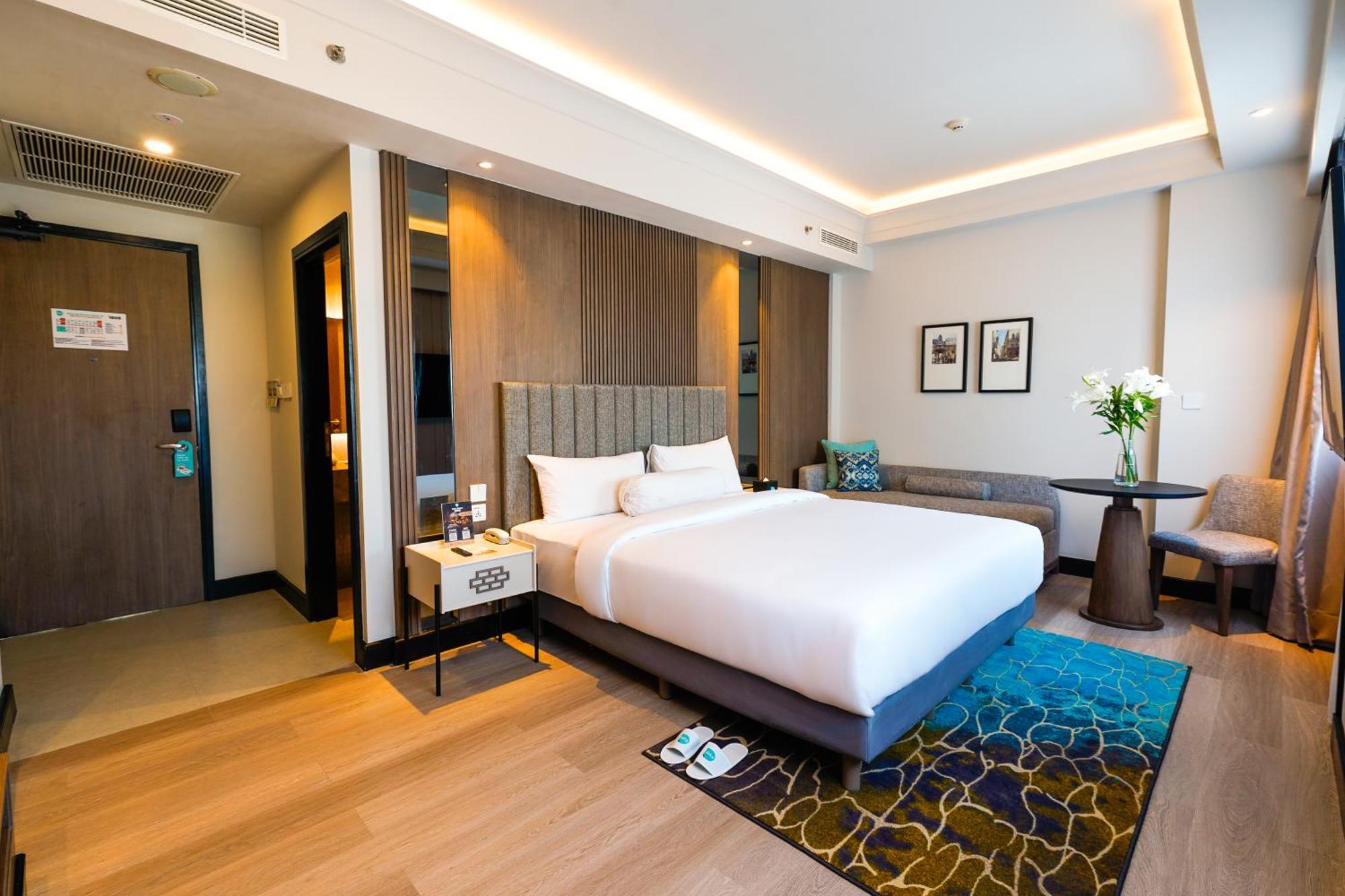Deka Hotel Surabaya Hr Muhammad Екстериор снимка